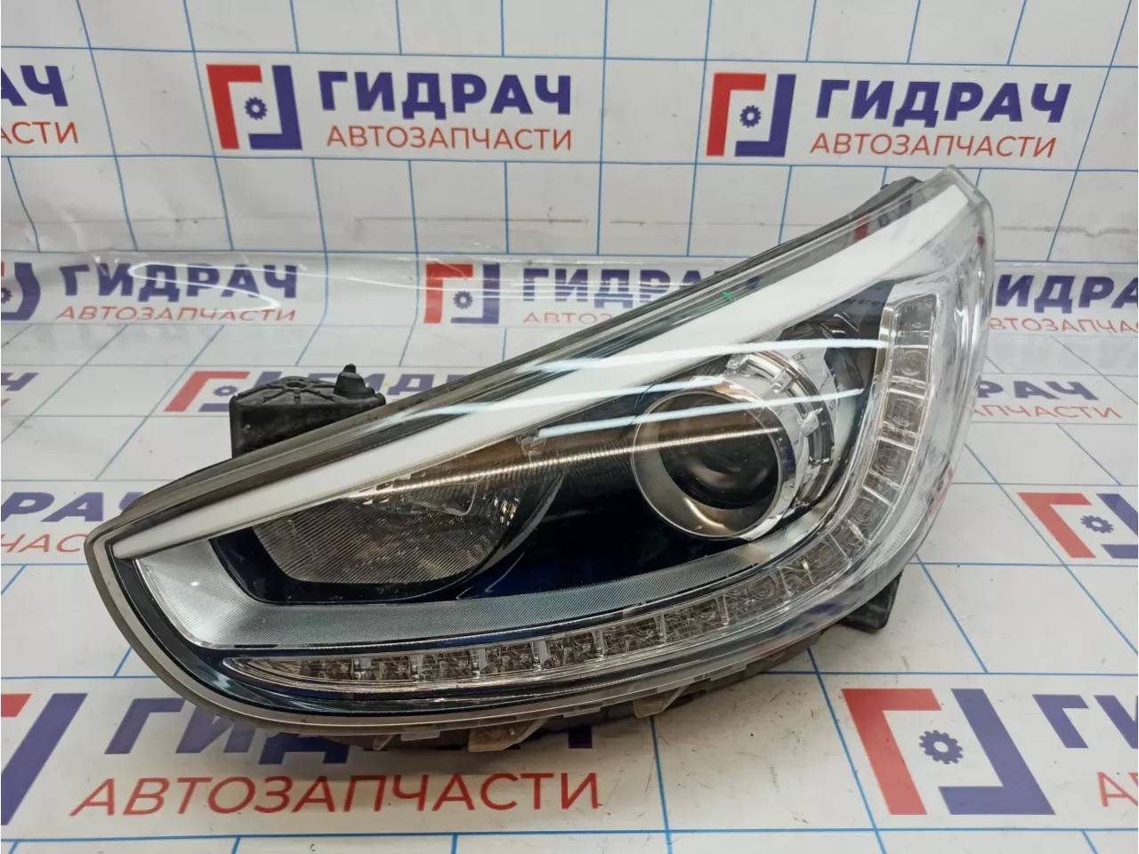 Фара левая Hyundai Solaris 92101-4L500